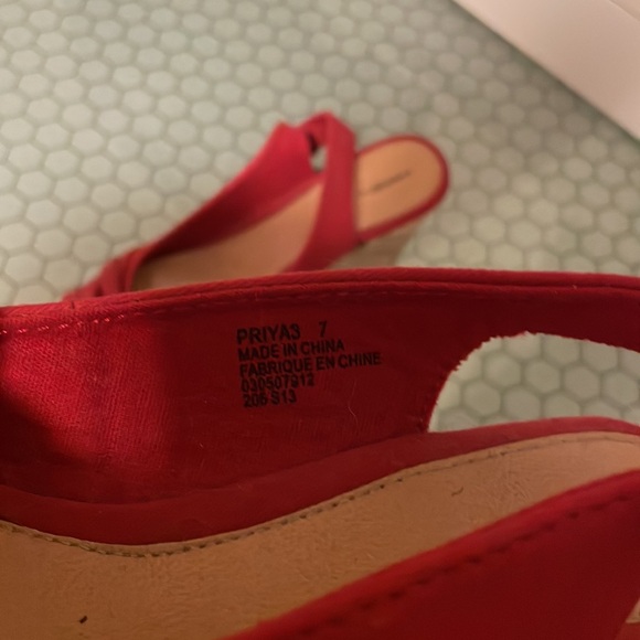 George Wedge Heels - Picture 3 of 4